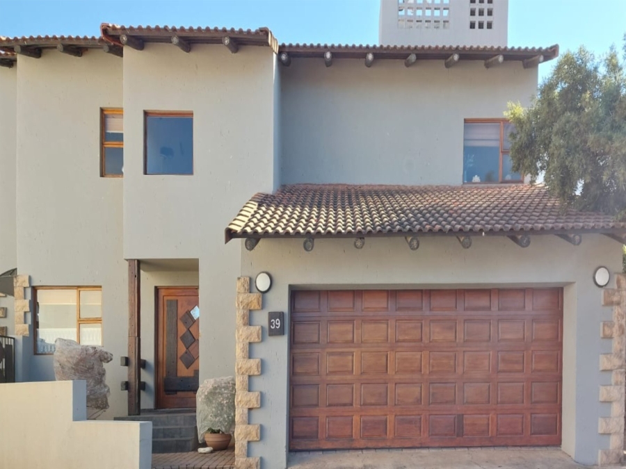 To Let 3 Bedroom Property for Rent in Melodie North West